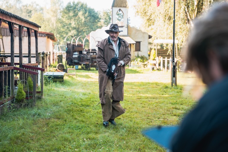 Cowboys & Cowgirls tijdens spotopnames van Wild Wild West-editie van Het Schlagerfestival